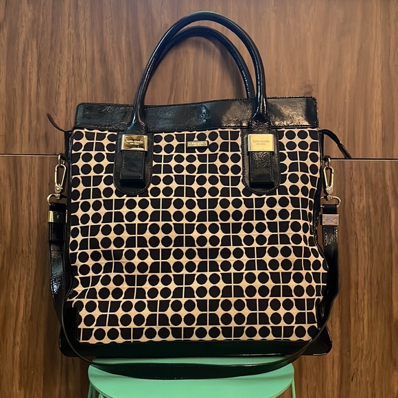 kate spade Handbags - Kate Spade New York Zipper Tote Bag. Signature Pattern Vintage